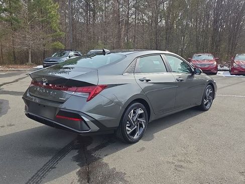 New 2026 Hyundai Elantra Limited FWD image 14
