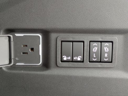 New 2026 Chevrolet Tahoe High Country AWD/4WD image 9