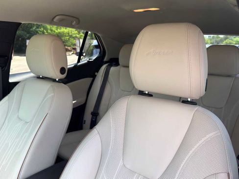 Used 2025 Buick Encore GX Avenir w/ Avenir Technology Package FWD image 9