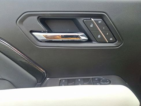 New 2025 GMC Canyon AT4 w/ AT4X AEV Edition image 9