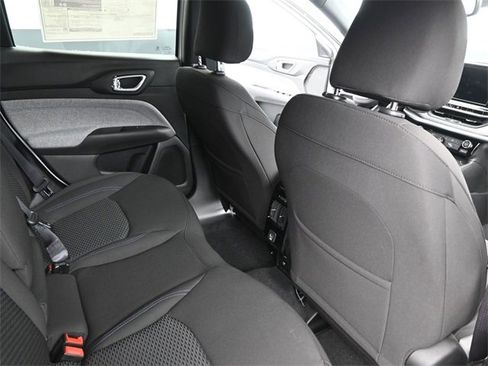 Used 2025 Jeep Compass Sport image 15