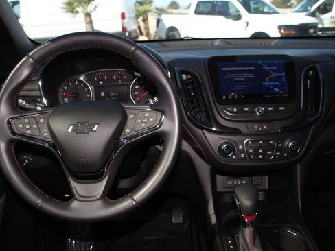 Used 2022 Chevrolet Equinox RS w/ Infotainment Package FWD image 17