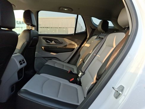 Certified 2022 GMC Terrain SLT AWD/4WD image 10