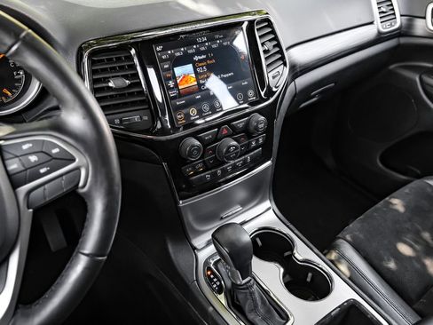 Used 2019 Jeep Grand Cherokee Altitude image 33