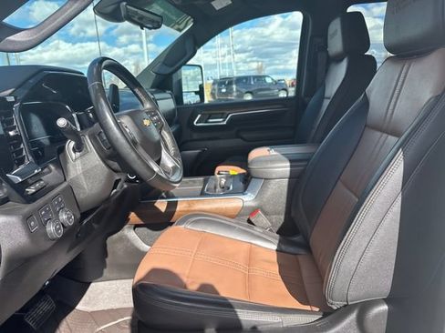 Certified 2024 Chevrolet Silverado 3500 High Country w/ Technology Package AWD/4WD image 9