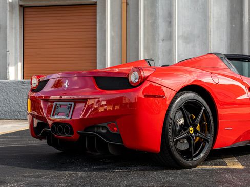 Used 2013 Ferrari 458 Spider RWD image 28