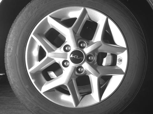 Used 2025 Kia Soul LX w/ LX Technology Package FWD image 13
