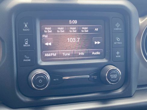 Used 2020 Jeep Gladiator Sport w/ Quick Order Package 24S AWD/4WD image 18