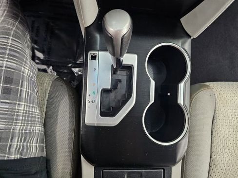 Used 2012 Toyota Camry LE image 24