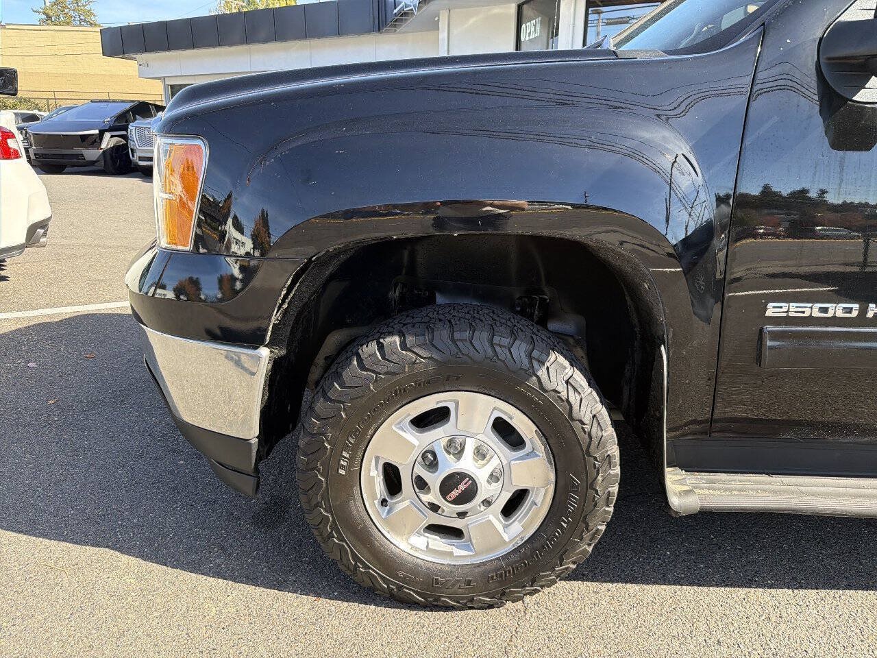 Used 2014 GMC Sierra 2500 SLE w/ SLE Preferred Package AWD/4WD image 13