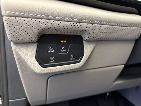 New 2026 Volkswagen Atlas SE image 15