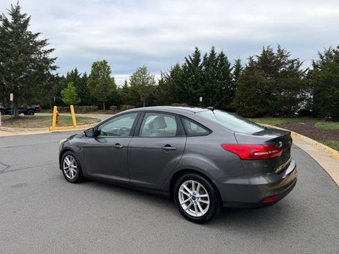 Used 2015 Ford Focus SE FWD image 3