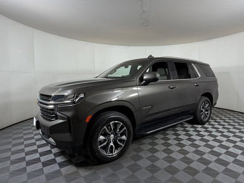 Used 2021 Chevrolet Tahoe LT w/ LT Signature Package image 2