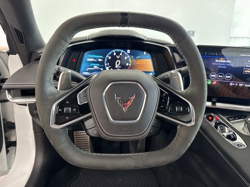 Used 2023 Chevrolet Corvette Stingray Premium Conv w/ Z51 Performance Package RWD image 17