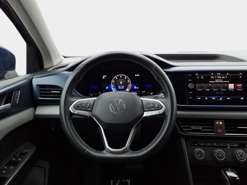 Used 2022 Volkswagen Taos SE image 11
