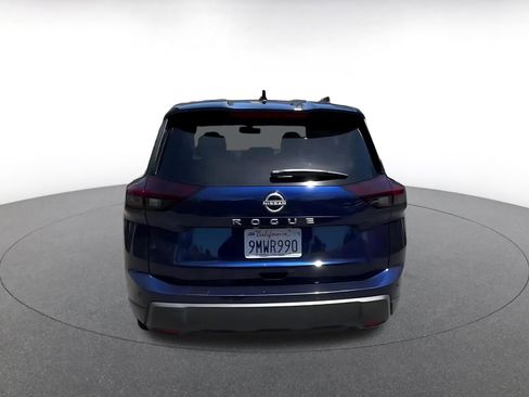 Used 2025 Nissan Rogue SV FWD image 12