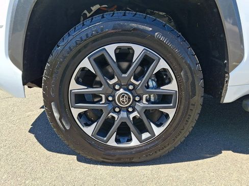 Used 2024 Toyota Tundra Limited AWD/4WD image 9