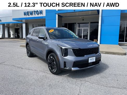 Used 2024 Kia Sorento S image 1
