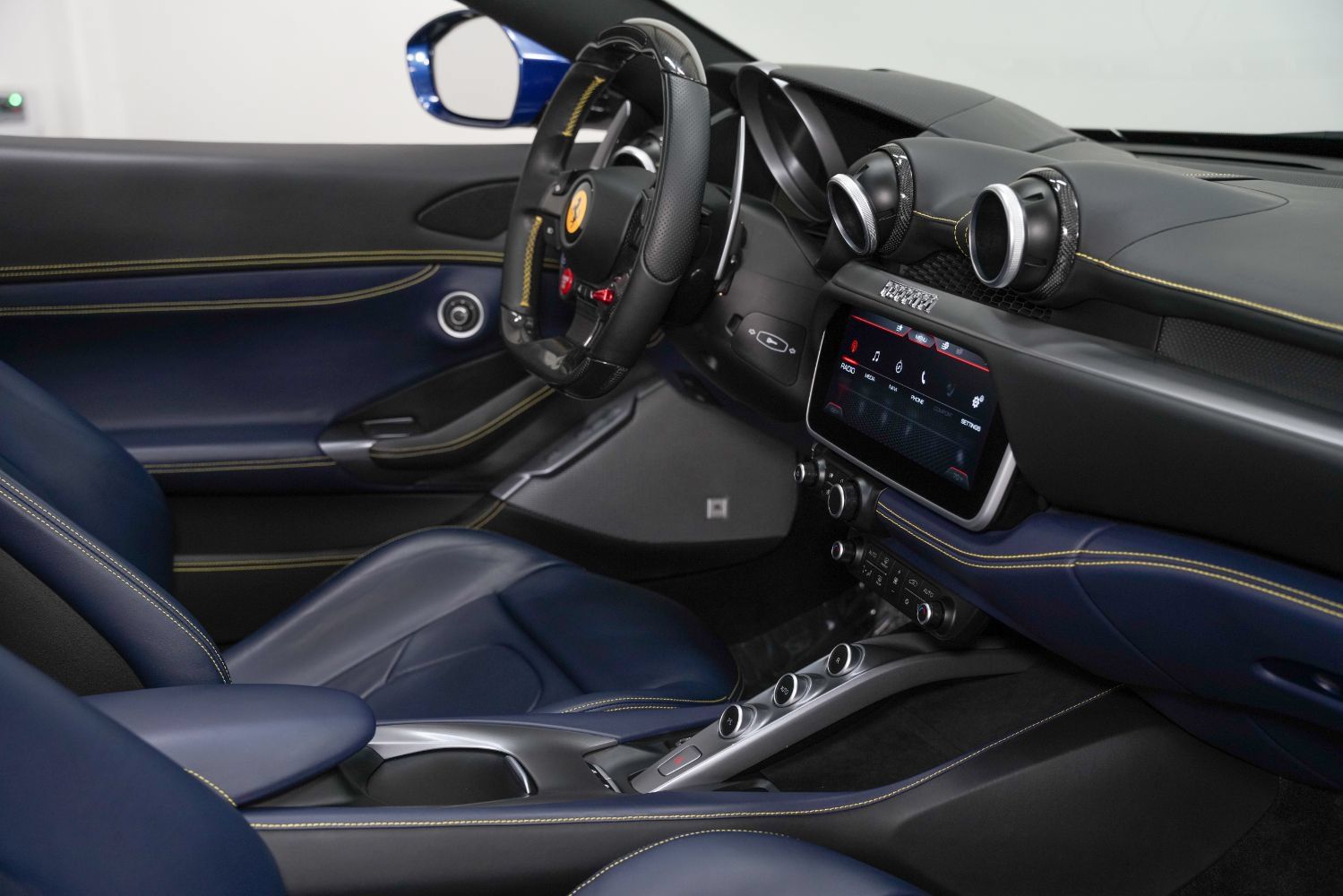 Used 2019 Ferrari Portofino RWD image 33