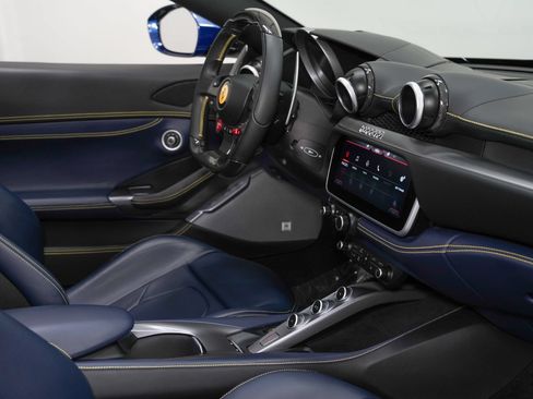 Used 2019 Ferrari Portofino RWD image 33