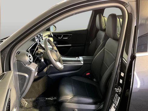 Used 2026 Mercedes-Benz GLC 300 4MATIC image 9