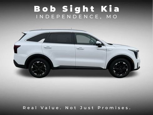 Certified 2024 Kia Sorento S image 16