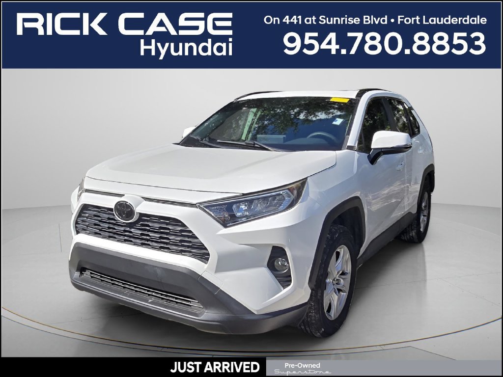 Used 2019 Toyota RAV4 XLE w/ Convenience Package FWD image 1