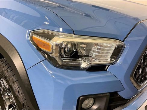 Used 2019 Toyota Tacoma SR image 40