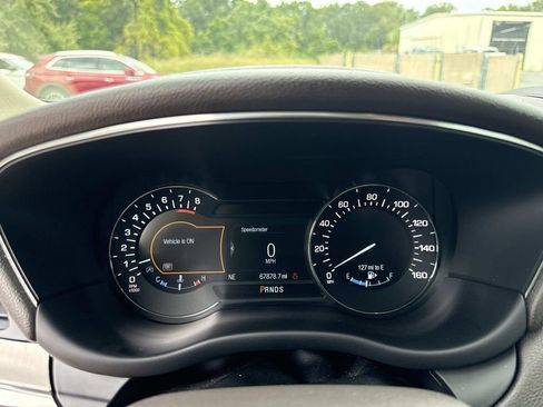 Used 2017 Lincoln MKC Premiere image 27