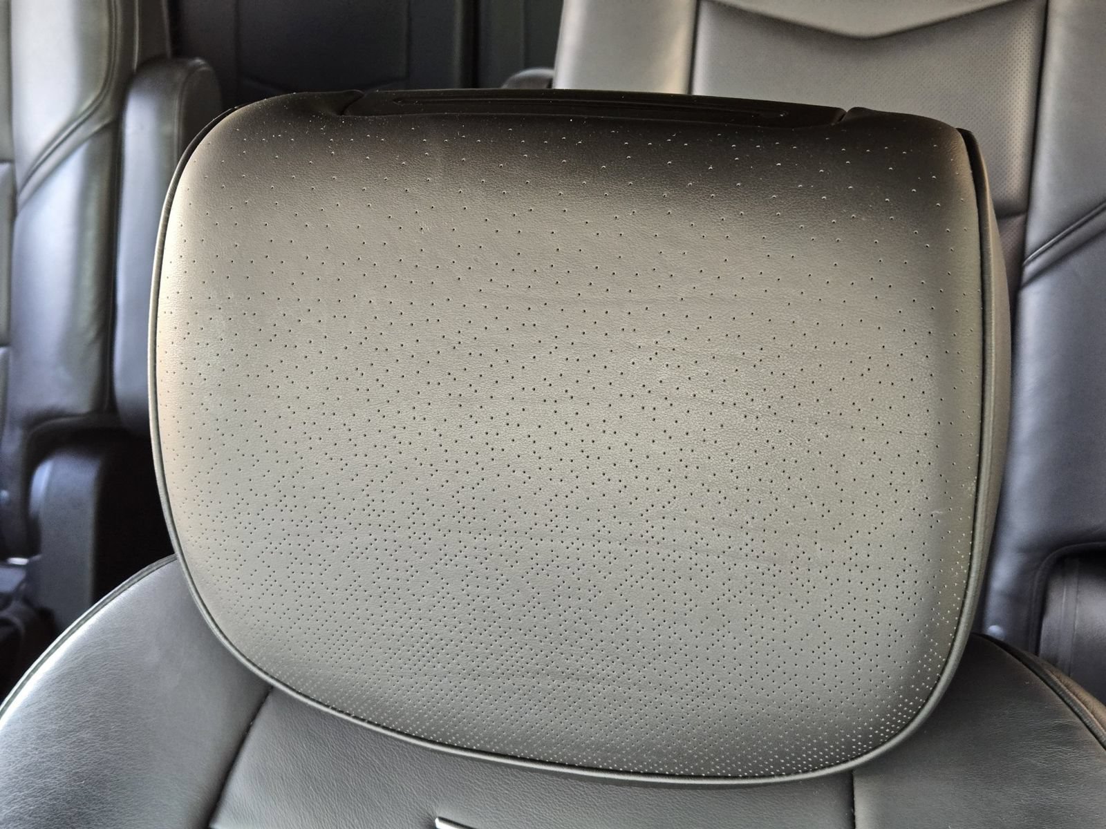Used 2020 Cadillac Escalade Platinum AWD/4WD image 25