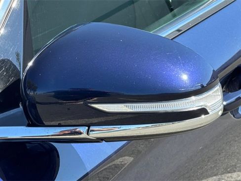 Used 2023 Genesis G70 2.0T image 52