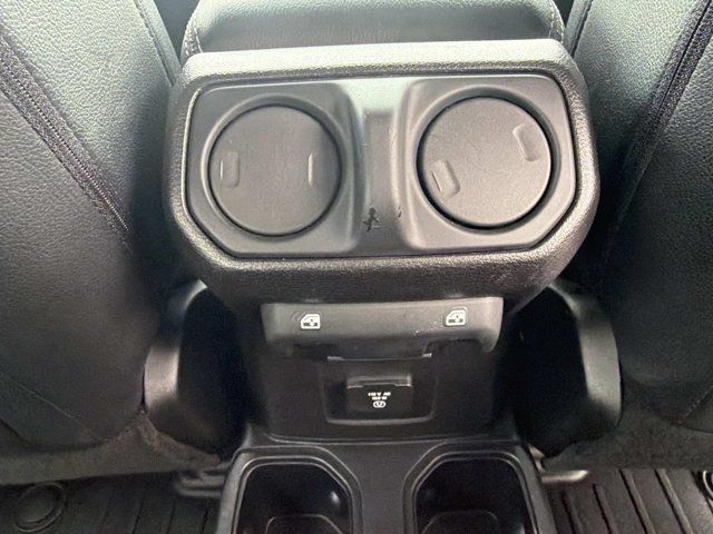 Used 2018 Jeep Wrangler Unlimited Sahara AWD/4WD image 20