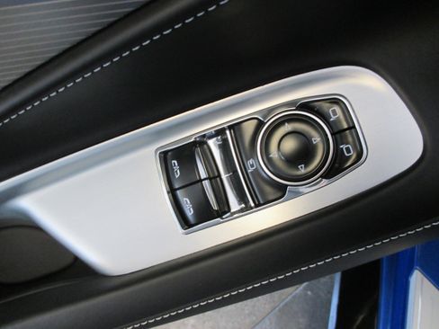 Used 2023 Chevrolet Corvette Stingray Premium Cpe w/ 3LT RWD image 10