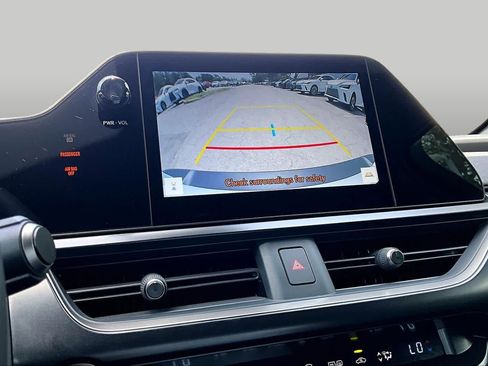 Used 2025 Lexus UX 300h FWD image 25