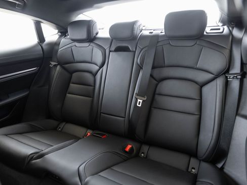 Used 2025 Porsche Taycan 4 image 25