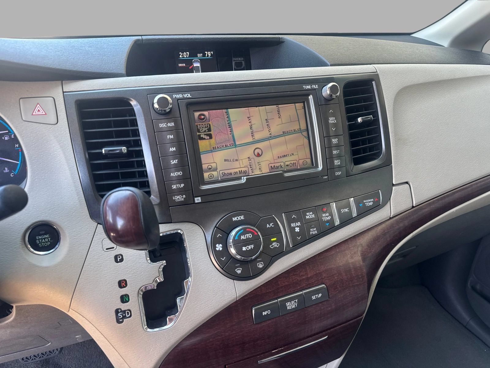 Used 2011 Toyota Sienna XLE w/ XLE Navigation Pkg FWD image 22