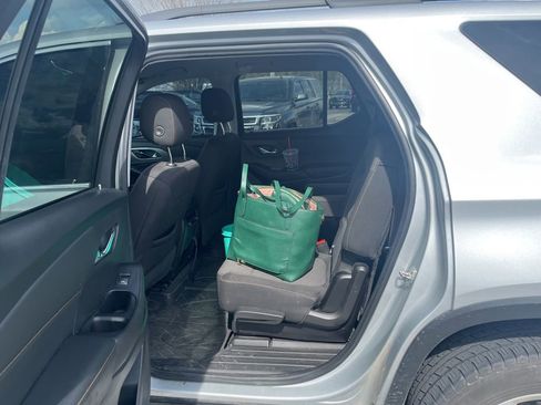 Used 2021 Chevrolet Traverse LT w/ LPO, Floor Liner Package image 10