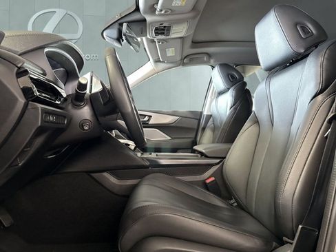 Used 2025 Acura MDX SH-AWD image 9