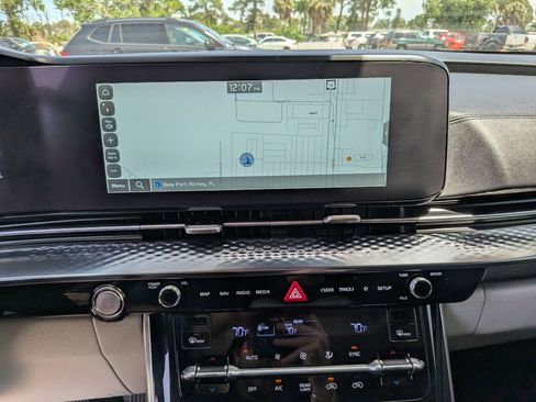 Used 2024 Kia Carnival SX Prestige FWD image 25