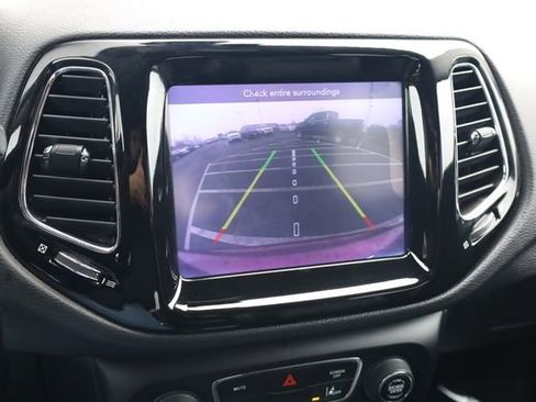 Certified 2021 Jeep Compass Limited image 17