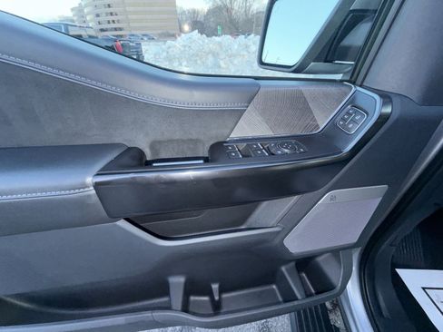 Used 2022 Ford F150 Platinum image 15