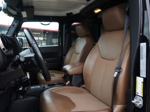 Used 2017 Jeep Wrangler Unlimited Sahara image 22