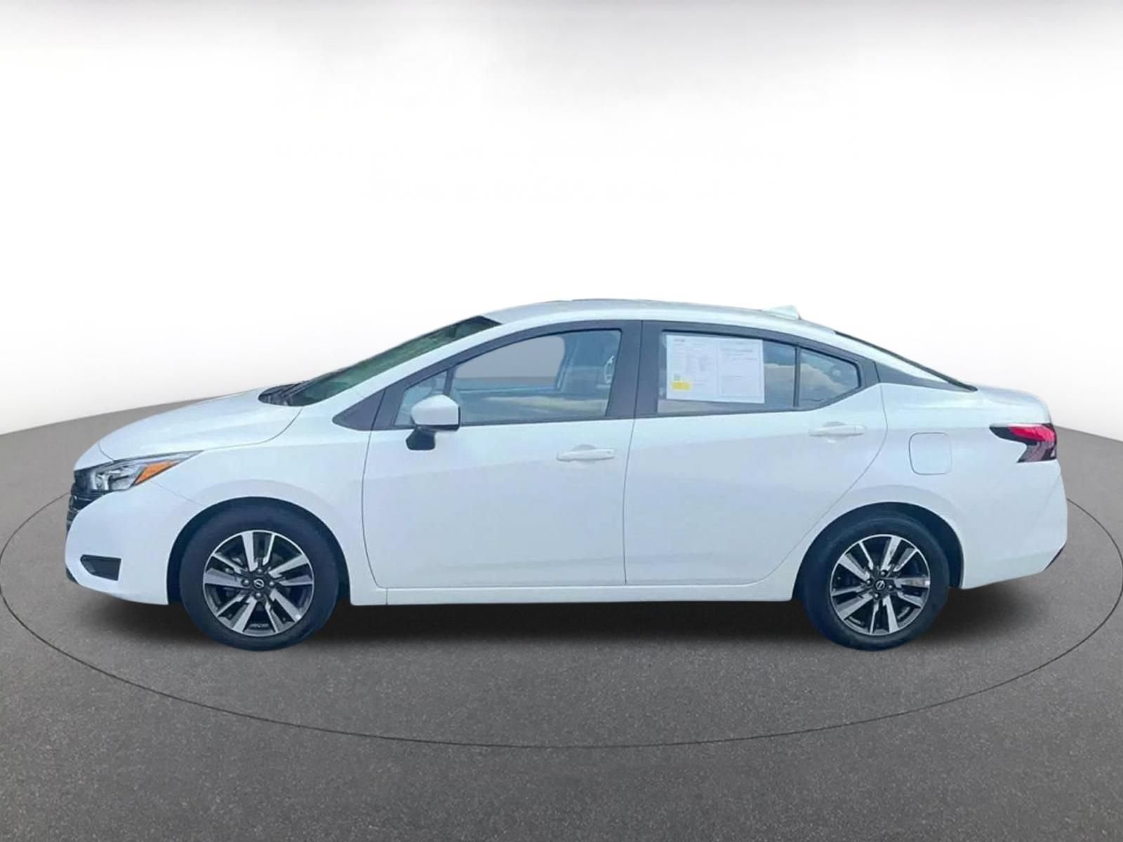 Used 2025 Nissan Versa SV FWD image 8