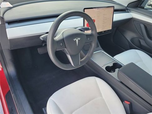 Used 2021 Tesla Model 3 Standard Range Plus image 16
