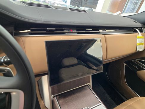 New 2026 Land Rover Range Rover SE AWD/4WD image 11