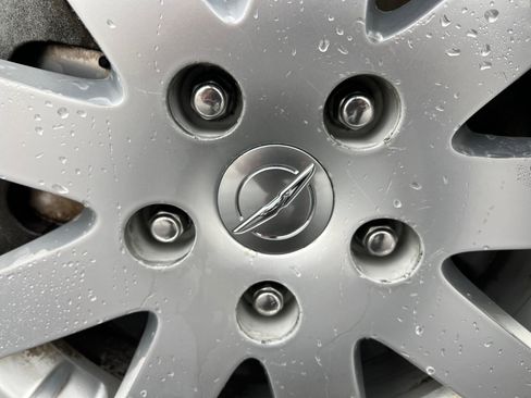 Used 2015 Chrysler Town & Country Touring image 36