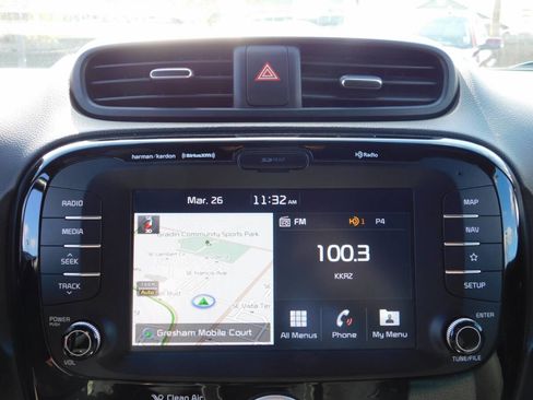 Used 2019 Kia Soul + image 11