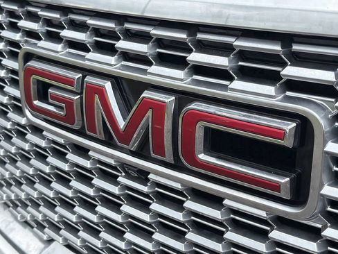 Used 2024 GMC Yukon XL Denali AWD/4WD image 32