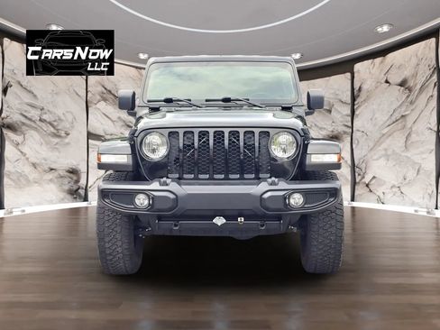 Used 2022 Jeep Gladiator Sport AWD/4WD image 2