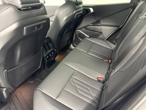 Used 2025 BMW X3 xDrive30i w/ Premium Package AWD/4WD image 18